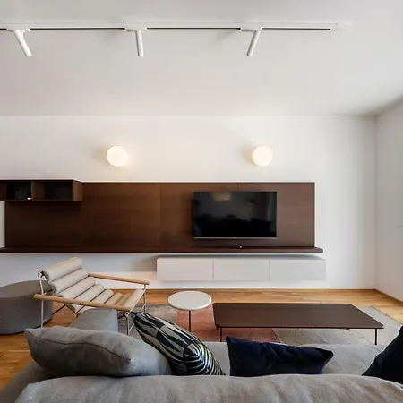 アパート Spacious 2-bedroom With A Terrace In Central *