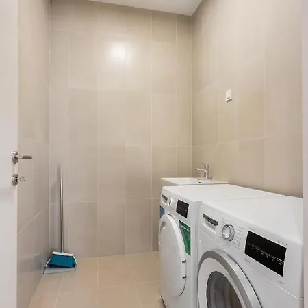 公寓 Spacious 2-bedroom With A Terrace In Central *