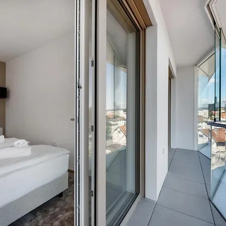 Апартаменты Spacious 2-bedroom With A Terrace In Central Любляна