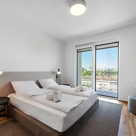 Spacious 2-bedroom With A Terrace In Central Апартаменты